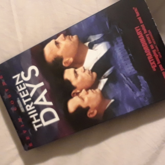 6/$15 Thirteen Days 2000 Alliance Atlantis VHS video tape - Picture 6 of 6